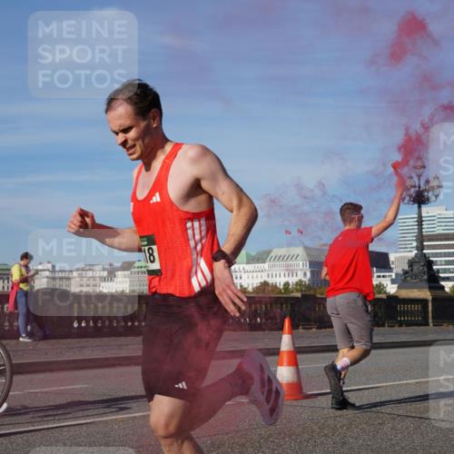 07.09.2025 - BARMER Alsterlauf Yannick Fuchs http://msf.ph/oto/8739084 07.09.2025 09:25:56 Laufen 18 meine-sportfotos.de