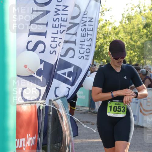 07.09.2025 - 19. Norderstedt Triathlon Luisa Fischer http://msf.ph/oto/8739087 07.09.2025 16:49:20 Ziel 1053, 1551, 1588 meine-sportfotos.de