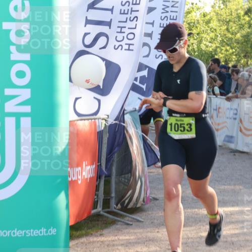 07.09.2025 - 19. Norderstedt Triathlon Luisa Fischer http://msf.ph/oto/8739089 07.09.2025 16:49:20 Ziel 1053, 1551, 1588 meine-sportfotos.de