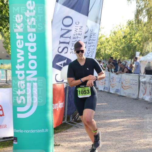 07.09.2025 - 19. Norderstedt Triathlon Luisa Fischer http://msf.ph/oto/8739098 07.09.2025 16:49:21 Ziel 1053, 1551, 1588 meine-sportfotos.de