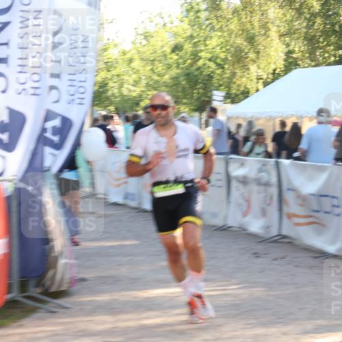 07.09.2025 - 19. Norderstedt Triathlon Luisa Fischer http://msf.ph/oto/8739116 07.09.2025 16:49:23 Ziel 387, 1053, 1551, 1588 meine-sportfotos.de