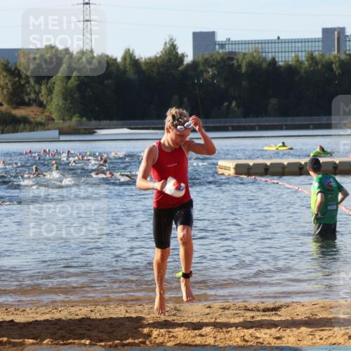 07.09.2025 - 19. Norderstedt Triathlon Luisa Fischer http://msf.ph/oto/8739137 07.09.2025 09:28:41 Schwimmen 557, 583 meine-sportfotos.de
