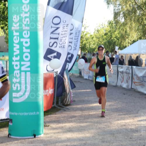 07.09.2025 - 19. Norderstedt Triathlon Luisa Fischer http://msf.ph/oto/8739145 07.09.2025 16:49:26 Ziel 387, 1053, 1588 meine-sportfotos.de