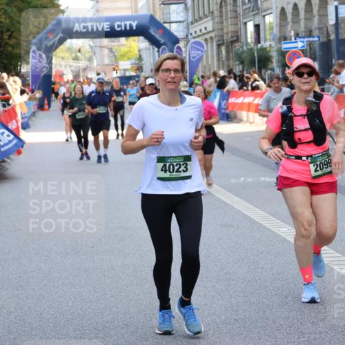 07.09.2025 - BARMER Alsterlauf Strokosch-Dieckow http://msf.ph/oto/8739153 07.09.2025 10:18:53 Ziel 2024, 2189, 2725, 3291, 3292, 3399, 3400, 3581, 3882, 4060, 4207, 4284, 4390, 4410, 4438, 4459, 5622, 5706, 5712 meine-sportfotos.de