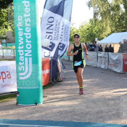 07.09.2025 - 19. Norderstedt Triathlon Luisa Fischer http://msf.ph/oto/8739155 07.09.2025 16:49:26 Ziel 387, 1053, 1588 meine-sportfotos.de