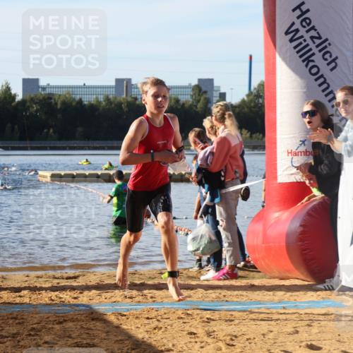 07.09.2025 - 19. Norderstedt Triathlon Luisa Fischer http://msf.ph/oto/8739157 07.09.2025 09:28:43 Schwimmen 583 meine-sportfotos.de