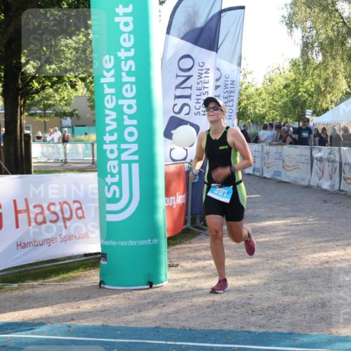 07.09.2025 - 19. Norderstedt Triathlon Luisa Fischer http://msf.ph/oto/8739159 07.09.2025 16:49:27 Ziel 387, 1053, 1588 meine-sportfotos.de
