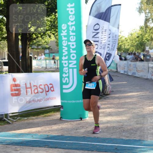 07.09.2025 - 19. Norderstedt Triathlon Luisa Fischer http://msf.ph/oto/8739166 07.09.2025 16:49:27 Ziel 387, 1053, 1588 meine-sportfotos.de