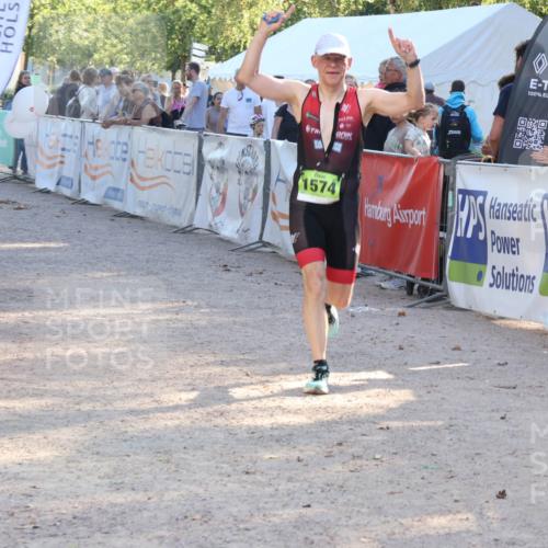 07.09.2025 - 19. Norderstedt Triathlon Luisa Fischer http://msf.ph/oto/8739179 07.09.2025 16:49:37 Ziel 1574 meine-sportfotos.de