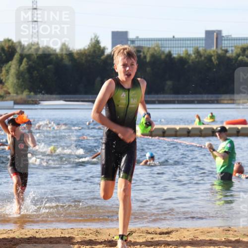 07.09.2025 - 19. Norderstedt Triathlon Luisa Fischer http://msf.ph/oto/8739181 07.09.2025 09:29:07 Schwimmen 586, 594, 600 meine-sportfotos.de