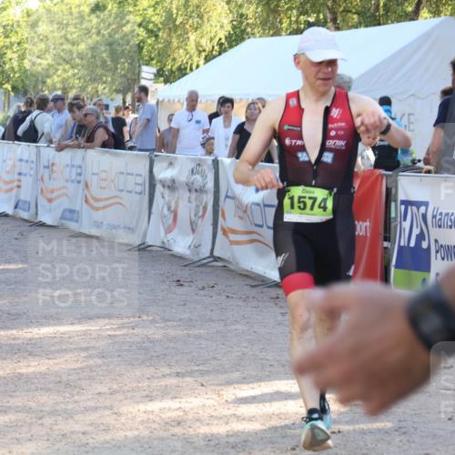 07.09.2025 - 19. Norderstedt Triathlon Luisa Fischer http://msf.ph/oto/8739189 07.09.2025 16:49:37 Ziel 1574 meine-sportfotos.de