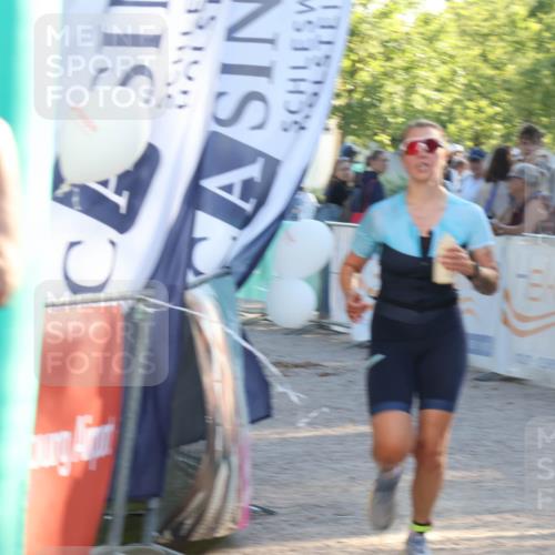07.09.2025 - 19. Norderstedt Triathlon Luisa Fischer http://msf.ph/oto/8739217 07.09.2025 16:50:09 Ziel 1058, 1096, 1607 meine-sportfotos.de