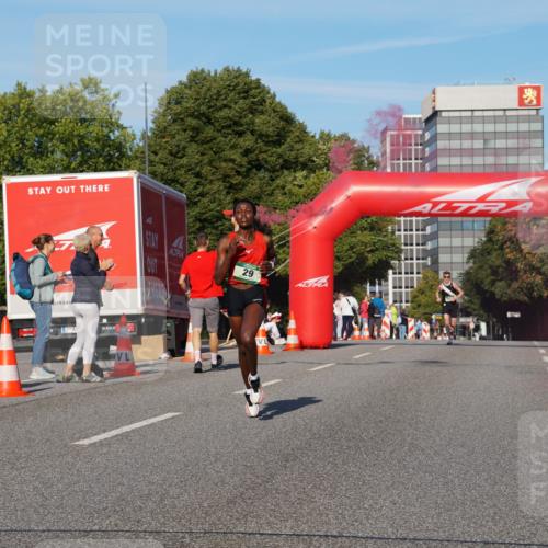 07.09.2025 - BARMER Alsterlauf Yannick Fuchs http://msf.ph/oto/8739262 07.09.2025 09:26:03 Laufen 29 meine-sportfotos.de