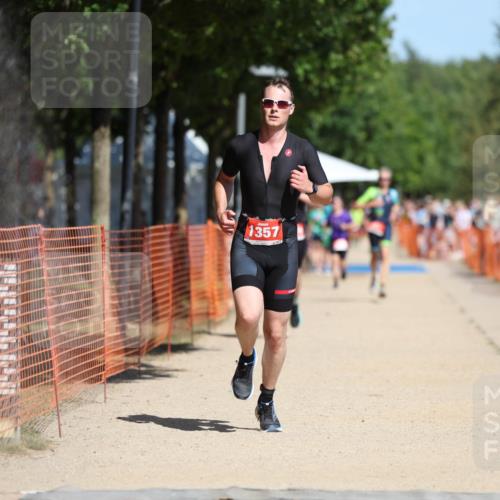 07.09.2025 - 19. Norderstedt Triathlon Michael Strokosch http://msf.ph/oto/8739270 07.09.2025 12:29:58 Laufen 279, 1357 meine-sportfotos.de