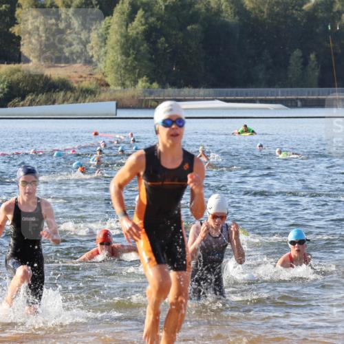 07.09.2025 - 19. Norderstedt Triathlon Luisa Fischer http://msf.ph/oto/8739306 07.09.2025 09:29:19 Schwimmen 562, 570, 586, 594, 600, 604, 613 meine-sportfotos.de