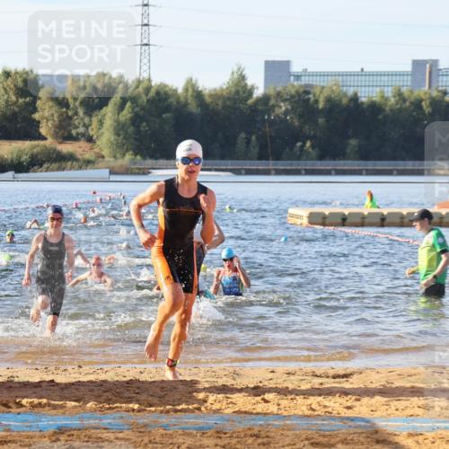 07.09.2025 - 19. Norderstedt Triathlon Luisa Fischer http://msf.ph/oto/8739315 07.09.2025 09:29:19 Schwimmen 562, 570, 586, 594, 600, 604, 613 meine-sportfotos.de