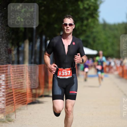 07.09.2025 - 19. Norderstedt Triathlon Michael Strokosch http://msf.ph/oto/8739326 07.09.2025 12:29:59 Laufen 261, 279, 1357 meine-sportfotos.de