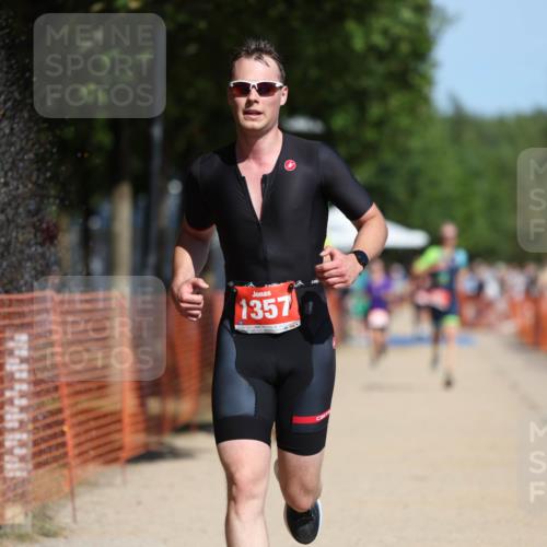 07.09.2025 - 19. Norderstedt Triathlon Michael Strokosch http://msf.ph/oto/8739334 07.09.2025 12:29:59 Laufen 261, 279, 1357 meine-sportfotos.de