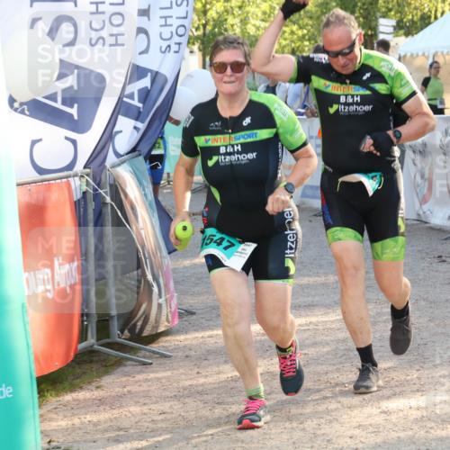 07.09.2025 - 19. Norderstedt Triathlon Luisa Fischer http://msf.ph/oto/8739341 07.09.2025 16:50:46 Ziel 1524, 1547 meine-sportfotos.de