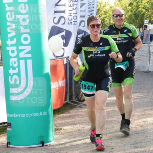 07.09.2025 - 19. Norderstedt Triathlon Luisa Fischer http://msf.ph/oto/8739361 07.09.2025 16:50:47 Ziel 1524, 1547, 1562 meine-sportfotos.de