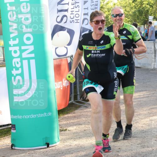 07.09.2025 - 19. Norderstedt Triathlon Luisa Fischer http://msf.ph/oto/8739371 07.09.2025 16:50:47 Ziel 1524, 1547, 1562 meine-sportfotos.de