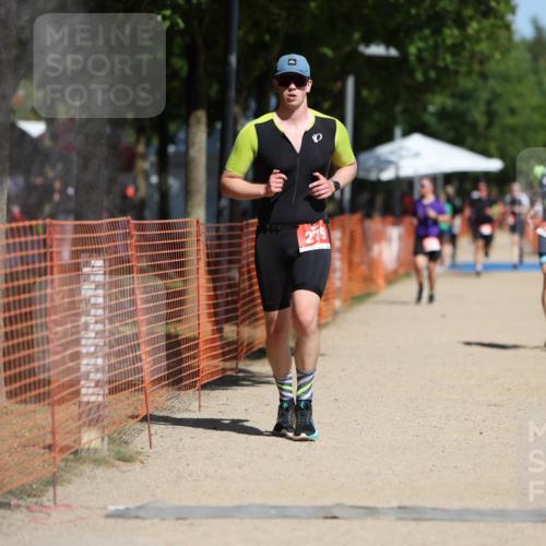 07.09.2025 - 19. Norderstedt Triathlon Michael Strokosch http://msf.ph/oto/8739408 07.09.2025 12:30:02 Laufen 261, 279, 1357 meine-sportfotos.de