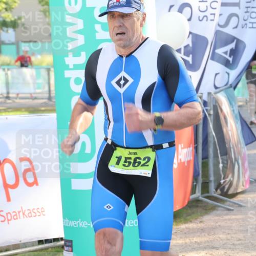07.09.2025 - 19. Norderstedt Triathlon Luisa Fischer http://msf.ph/oto/8739409 07.09.2025 16:50:51 Ziel 1524, 1547, 1562 meine-sportfotos.de