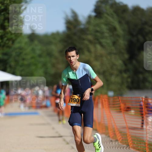 07.09.2025 - 19. Norderstedt Triathlon Michael Strokosch http://msf.ph/oto/8739410 07.09.2025 11:51:12 Laufen 1190, 1207 meine-sportfotos.de