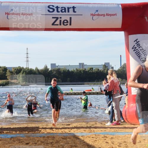 07.09.2025 - 19. Norderstedt Triathlon Luisa Fischer http://msf.ph/oto/8739411 07.09.2025 09:29:26 Schwimmen 554, 562, 567, 570, 588, 591, 604, 606, 613 meine-sportfotos.de