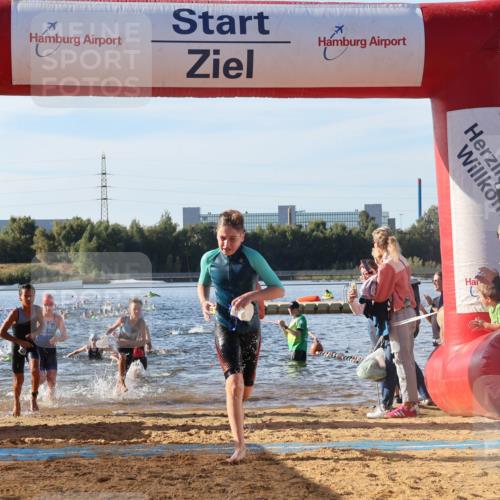 07.09.2025 - 19. Norderstedt Triathlon Luisa Fischer http://msf.ph/oto/8739436 07.09.2025 09:29:27 Schwimmen 554, 562, 563, 567, 570, 588, 591, 604, 606, 613 meine-sportfotos.de
