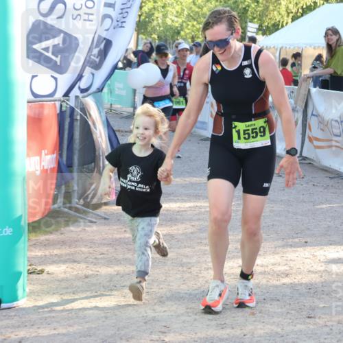 07.09.2025 - 19. Norderstedt Triathlon Luisa Fischer http://msf.ph/oto/8739511 07.09.2025 16:50:58 Ziel 1061, 1424, 1559, 1562 meine-sportfotos.de