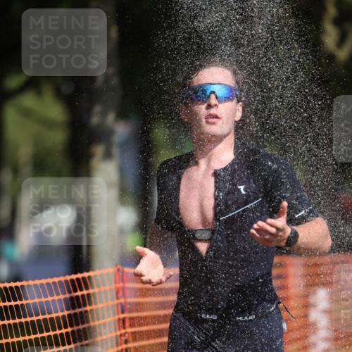 07.09.2025 - 19. Norderstedt Triathlon Michael Strokosch http://msf.ph/oto/8739538 07.09.2025 11:51:22 Laufen 152, 1198, 1207 meine-sportfotos.de