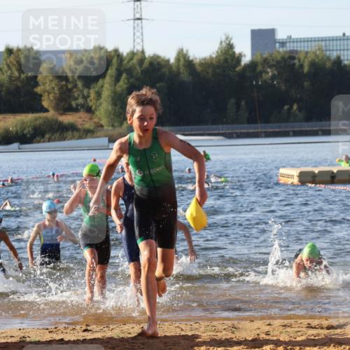 07.09.2025 - 19. Norderstedt Triathlon Luisa Fischer http://msf.ph/oto/8739570 07.09.2025 09:29:36 Schwimmen 554, 562, 563, 567, 572, 587, 588, 591, 595, 604, 606, 609, 618, 619, 629 meine-sportfotos.de