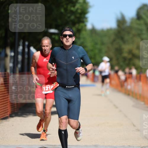 07.09.2025 - 19. Norderstedt Triathlon Michael Strokosch http://msf.ph/oto/8739578 07.09.2025 13:06:10 Laufen 811, 1216, 1366 meine-sportfotos.de