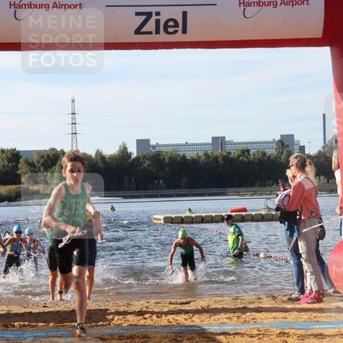 07.09.2025 - 19. Norderstedt Triathlon Luisa Fischer http://msf.ph/oto/8739585 07.09.2025 09:29:37 Schwimmen 554, 556, 563, 567, 572, 587, 588, 591, 595, 606, 609, 618, 619, 629 meine-sportfotos.de