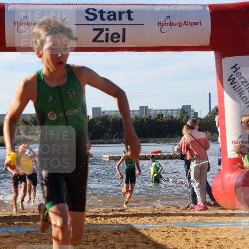 07.09.2025 - 19. Norderstedt Triathlon Luisa Fischer http://msf.ph/oto/8739624 07.09.2025 09:29:39 Schwimmen 554, 556, 563, 567, 572, 587, 588, 591, 595, 606, 609, 618, 619, 629 meine-sportfotos.de
