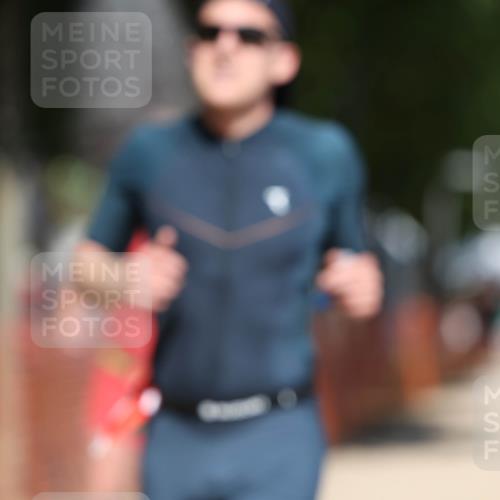 07.09.2025 - 19. Norderstedt Triathlon Michael Strokosch http://msf.ph/oto/8739648 07.09.2025 13:06:11 Laufen 811, 1216, 1366 meine-sportfotos.de