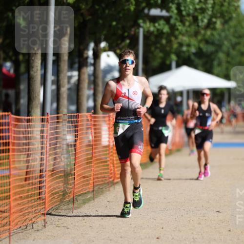 07.09.2025 - 19. Norderstedt Triathlon Michael Strokosch http://msf.ph/oto/8739652 07.09.2025 10:55:31 Laufen 637, 661, 680 meine-sportfotos.de