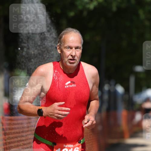 07.09.2025 - 19. Norderstedt Triathlon Michael Strokosch http://msf.ph/oto/8739654 07.09.2025 13:06:12 Laufen 811, 1216, 1366 meine-sportfotos.de
