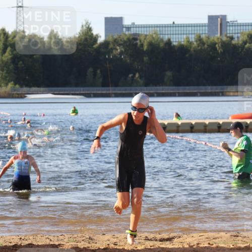 07.09.2025 - 19. Norderstedt Triathlon Luisa Fischer http://msf.ph/oto/8739682 07.09.2025 09:29:46 Schwimmen 556, 572, 587, 595, 601, 609, 618, 619, 629 meine-sportfotos.de