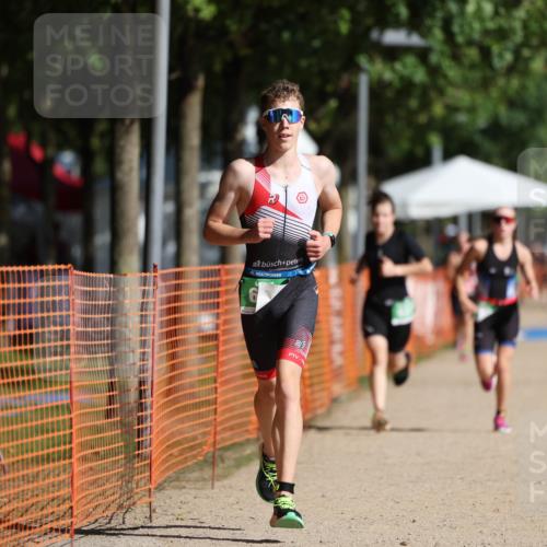 07.09.2025 - 19. Norderstedt Triathlon Michael Strokosch http://msf.ph/oto/8739691 07.09.2025 10:55:32 Laufen 637, 661, 680 meine-sportfotos.de