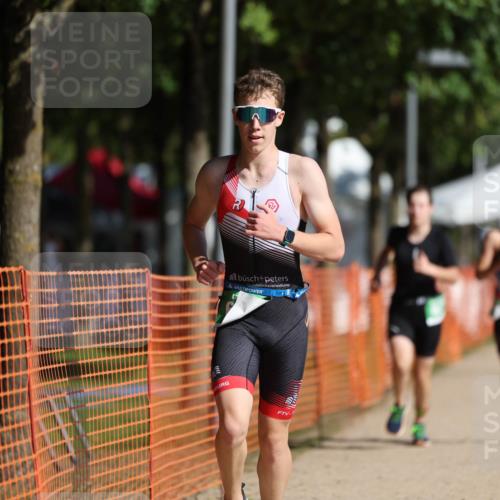 07.09.2025 - 19. Norderstedt Triathlon Michael Strokosch http://msf.ph/oto/8739749 07.09.2025 10:55:33 Laufen 637, 661, 680 meine-sportfotos.de