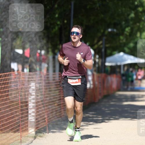 07.09.2025 - 19. Norderstedt Triathlon Michael Strokosch http://msf.ph/oto/8739865 07.09.2025 13:48:26 Laufen 264 meine-sportfotos.de
