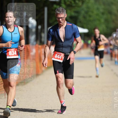 07.09.2025 - 19. Norderstedt Triathlon Michael Strokosch http://msf.ph/oto/8739870 07.09.2025 11:51:41 Laufen 834, 844, 1152, 1181, 1194 meine-sportfotos.de