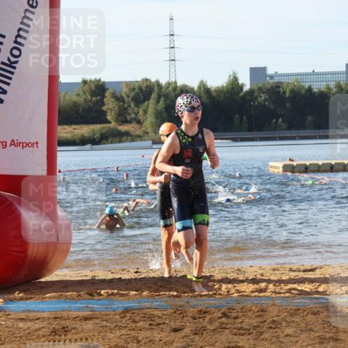 07.09.2025 - 19. Norderstedt Triathlon Luisa Fischer http://msf.ph/oto/8739882 07.09.2025 09:30:03 Schwimmen 568, 603, 607, 617, 625, 634 meine-sportfotos.de