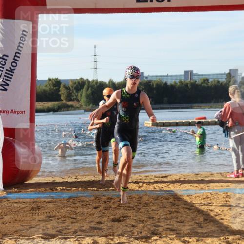 07.09.2025 - 19. Norderstedt Triathlon Luisa Fischer http://msf.ph/oto/8739892 07.09.2025 09:30:03 Schwimmen 568, 603, 607, 617, 625, 634 meine-sportfotos.de