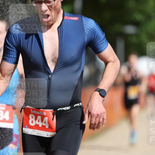 07.09.2025 - 19. Norderstedt Triathlon Michael Strokosch http://msf.ph/oto/8739938 07.09.2025 11:51:43 Laufen 834, 844, 1152, 1181, 1194, 1206 meine-sportfotos.de