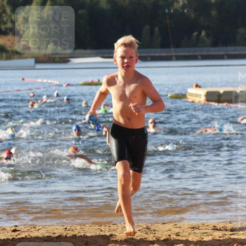 07.09.2025 - 19. Norderstedt Triathlon Luisa Fischer http://msf.ph/oto/8739953 07.09.2025 09:30:09 Schwimmen 568, 617, 625, 631, 634 meine-sportfotos.de