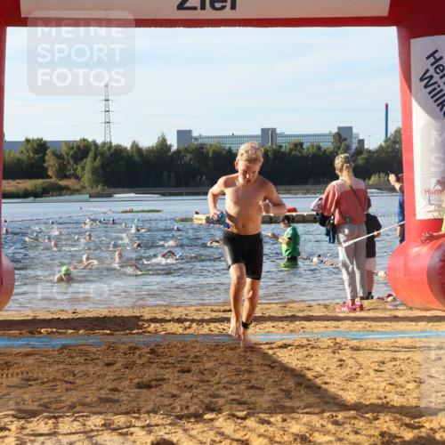 07.09.2025 - 19. Norderstedt Triathlon Luisa Fischer http://msf.ph/oto/8739984 07.09.2025 09:30:11 Schwimmen 568, 617, 625, 631 meine-sportfotos.de