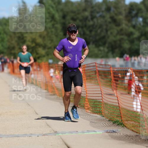 07.09.2025 - 19. Norderstedt Triathlon Michael Strokosch http://msf.ph/oto/8740014 07.09.2025 13:06:31 Laufen 305, 1283 meine-sportfotos.de